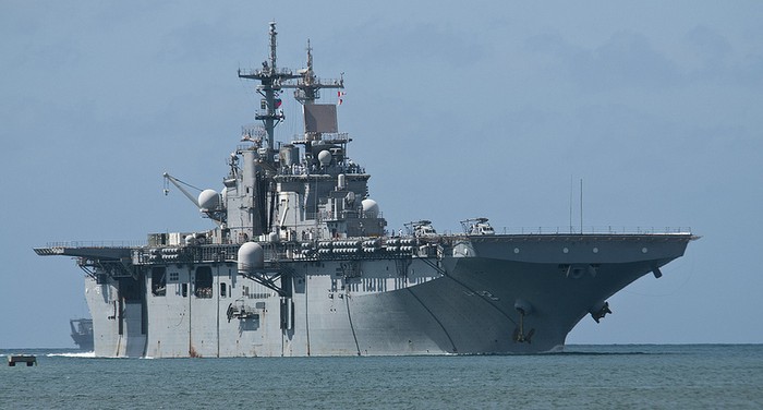Chiến hạm đổ bộ USS Essex (LHD 2) của Hải quân Mỹ